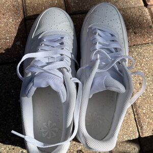 Nike Men's White Athletic Shoes